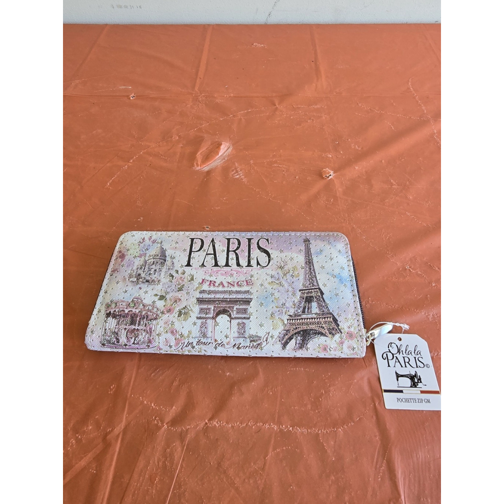 Womans Fancy White Paris France Wallet. $35 obo